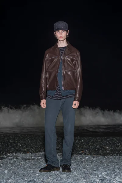 Look 3